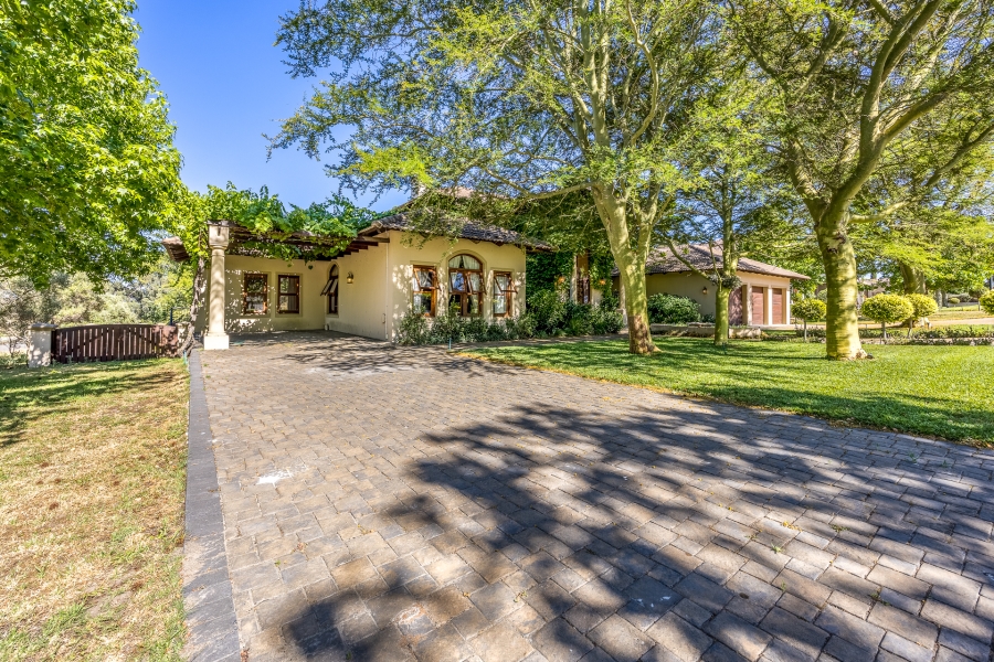 5 Bedroom Property for Sale in Klein Zevenwacht Western Cape